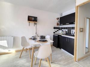 Joli studio rénové pour 4 pers. · Pied des pistes · Balcon sud-est - FR-1-344-1155