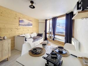 Joli studio rénové pour 4 pers. · Pied des pistes · Balcon sud-est - FR-1-344-1155