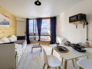 Joli studio rénové pour 4 pers. · Pied des pistes · Balcon sud-est - FR-1-344-1155