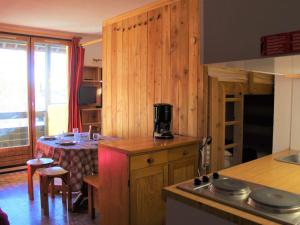 Studio cosy à Vars Sainte Marie, 4 couchages, balcon sud, à 300m des pistes et commerces - FR-1-330B-202