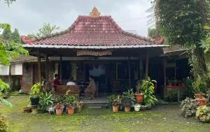 Sopo Guesthouse - Manisrenggo