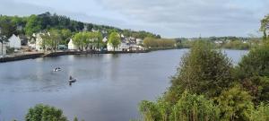 B&B / Chambres d'hotes The Place to B & B : Chambre Double – Vue sur Lac