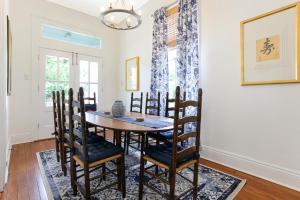 Uptown Spacious 4BD3BA with Historic Charm