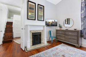 Uptown Spacious 4BD3BA with Historic Charm