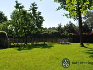 Cottage in Leenderbos with BBQ & Garden