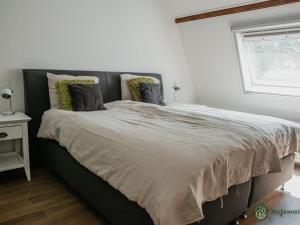 Cottage in Leenderbos with BBQ & Garden