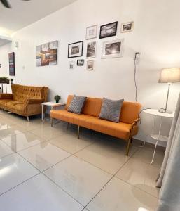 H&H 2 Karaoke, Ice Hockey Table, Game Console
