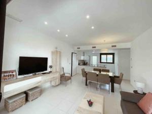 NEW GROUNDFLOOR APT. ARENALES DEL SOL