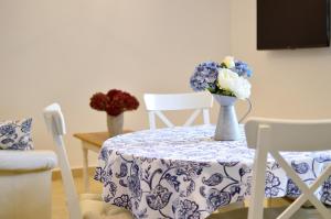 R Cottage Jacuzzival