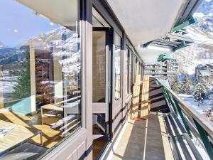 Studio 4-5 pers à Val-dIsère, ski aux pieds - FR-1-518-102