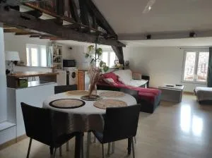 Appartement de charme Coeur historique - Champcevinel