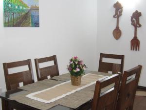 Chanya Luxury Apartment, S 31, Lake View Residencies