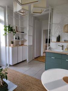 Appartement La verrerie, terrasse et jardinet