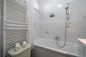 Santos 1214 Apartment