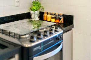 Mario Guilherme - Apto - 303 - Lindo apartamento condomínio de alto padrão com piscina e academia.