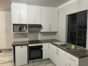 OlimG Stays - Bunkers Hill