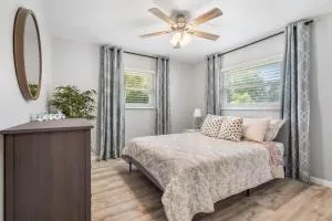 Venice BEACH SHOPS BBQ BIKES BEACH STUFF - Woodmere