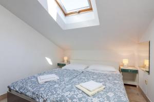 Apartments with WiFi Rovinj - 9702