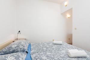 Apartments with WiFi Rovinj - 9702