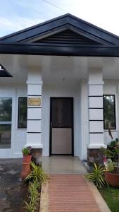 Davao Transient Villa with 24hrs security guard BBQ Grill , Free Parking and Wifi