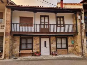 La Jomeruca ,espaciosa casa rural cerca de playa y montaña - Carranceja