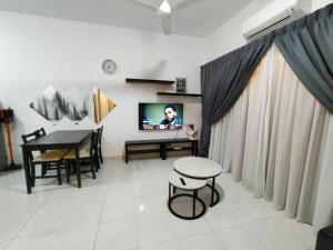 SS CondoStay Residensi Lili, Nilai nearby KLIA, USIM - infinity pool, wifi, smart tv