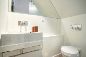 BmyGuest - Castelo Charming Flat