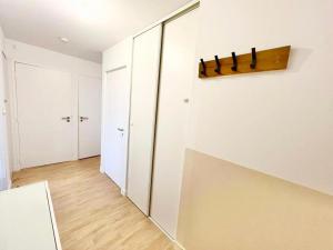 Appartements L'atelier Chic - Wifi fibre - Parking privee - Balcon - NETFLIX : photos des chambres