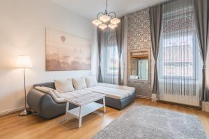 Bright Nest Liszt Academy