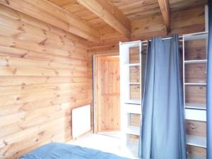 Chalets Chalet cosy climatise avec parking et Internet : photos des chambres