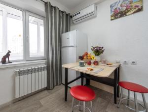 Світла, комфортна квартира біля метро Мінська