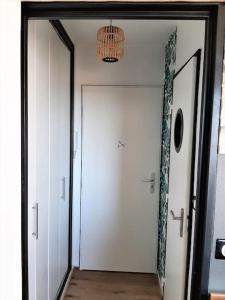 Songe Tropical-InvIRI. Studio CHU. Parking Aisé.