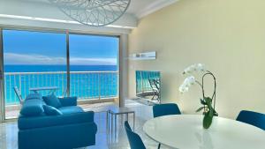 SEAVIEWS BY JENNI MENTON, LA SUITE, Superbe Front de mer, top emplacement avec terrasse et parking!