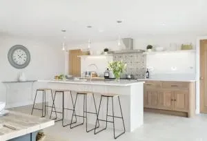 Stone Barn, contemporary barn conversion - Condicote