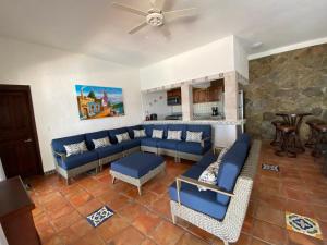 Ocean Front Villa - Private Pool and Ocean Access