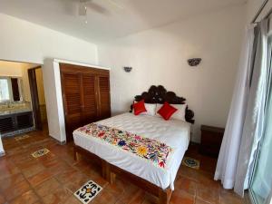 Ocean Front Villa - Private Pool and Ocean Access