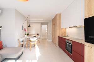 Evans Luxurious Apartment 3