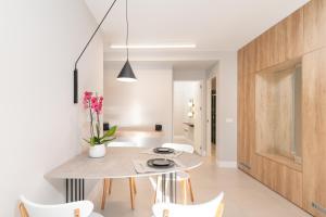 Evans Luxurious Apartment 3