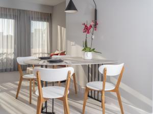 Evans Luxurious Apartment 3