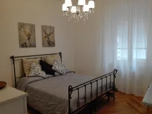 IL SOLE Villino centro storico, giardino, free parking, free Wi-Fi - Altessano