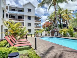 Sunkissed - Brand New Beach apartment located 50m from beach