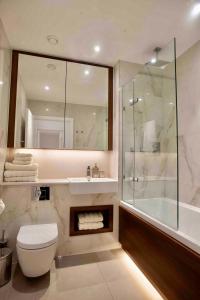 Thames riverside apartment in London