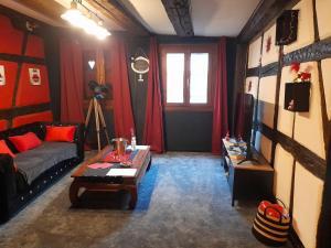 Appartements LOVE ROOM Le rouge et noir : photos des chambres