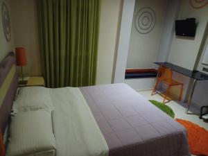 Room "frog" in a neoclasical house