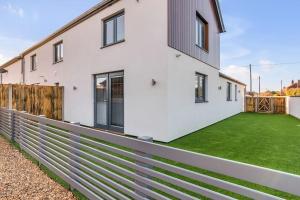 Isabels wing! A stunning 2 bedroom Property