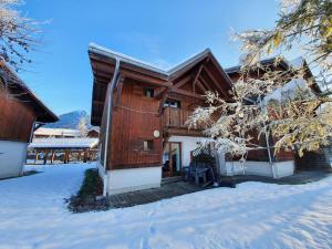 Maisons de vacances Cascades, 3 bedroom chalet with shared pool. : photos des chambres