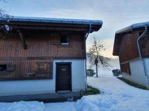 Maisons de vacances Cascades, 3 bedroom chalet with shared pool. : photos des chambres