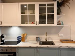 Ocean Dream Apartments - Lovely sea view studio apartment 5min from beach