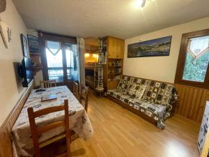 Studio avec loggia Les Angles - Superbe vue sur Lac et Montagnes