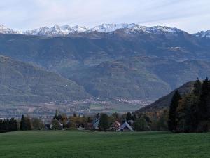 Maisons de vacances Appartement de plain-pied en montagne avec vue merveilleuse sur le massif de Belledonne : photos des chambres